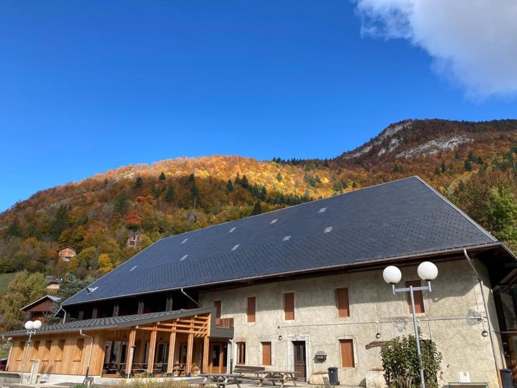 Hotel La Ferme De La Mense Aillon-le-Jeune Exterior foto